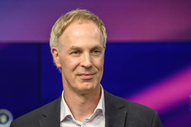 im Bild v.l.: Sebastian Fiedler, SPD (innenpolitischer Sprecher), GER, Berlin, Studio, zu Gast bei Maischberger, politische Talkshow, TV, Format, mit Moderatorin Sandra Maischberger, Das Erste, aus Adlershof Am Studio 20, 09.09.2026, Copyright: HMBxMedia UwexKoch