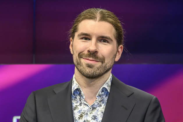 im Bild v.l.: Alexander Prinz (Autor und YouTuber), GER, Berlin, Studio, zu Gast bei Maischberger, politische Talkshow, TV, Format, mit Moderatorin Sandra Maischberger, Das Erste, aus Adlershof Am Studio 20, 09.09.2026, Copyright: HMBxMedia UwexKoch