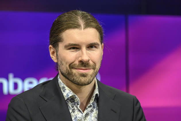 im Bild v.l.: Alexander Prinz (Autor und YouTuber), GER, Berlin, Studio, zu Gast bei Maischberger, politische Talkshow, TV, Format, mit Moderatorin Sandra Maischberger, Das Erste, aus Adlershof Am Studio 20, 09.09.2026, Copyright: HMBxMedia UwexKoch