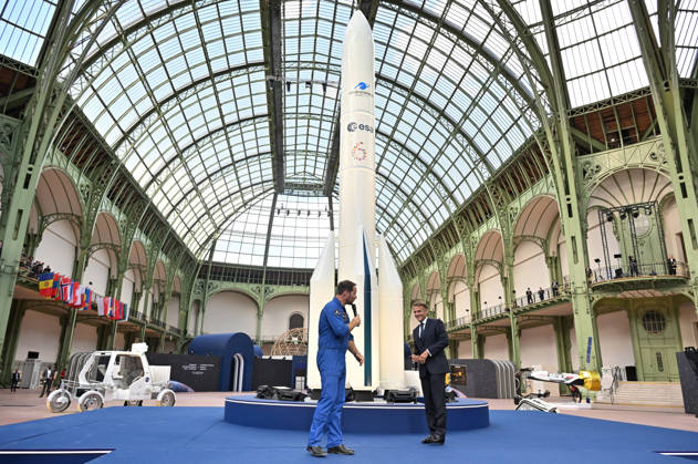 Thomas Pesquet and Emmanuel Macron, President of the French Republic, E. Macron, President of the French Republic, at the International Space Summit on September 10, 2026, at the Grand Palais in Paris, September 9, 2026. Nearly 1,100 companies from the space sector will also be present at the Grand Palais, demonstrating the exceptional mobilization of the global space ecosystem around this event, organized by France and Germany. The Summit will address all issues related to the development and innovation of the space sector through three key themes: 1) tackling the challenges of the global space economy through international cooperation; 2) advancing science, technology, and space exploration from an international perspective; and 3) ensur Copyright: xChristianxLiewigx xBestimagexChristianxLiewigx xBestimagex