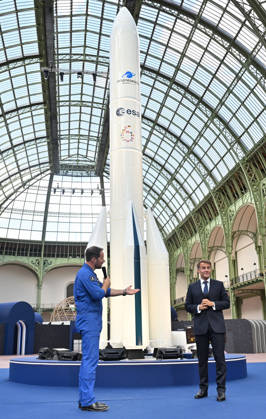 Thomas Pesquet and Emmanuel Macron, President of the French Republic, E. Macron, President of the French Republic, at the International Space Summit on September 10, 2026, at the Grand Palais in Paris, September 9, 2026. Nearly 1,100 companies from the space sector will also be present at the Grand Palais, demonstrating the exceptional mobilization of the global space ecosystem around this event, organized by France and Germany. The Summit will address all issues related to the development and innovation of the space sector through three key themes: 1) tackling the challenges of the global space economy through international cooperation; 2) advancing science, technology, and space exploration from an international perspective; and 3) ensur Copyright: xChristianxLiewigx xBestimagexChristianxLiewigx xBestimagex