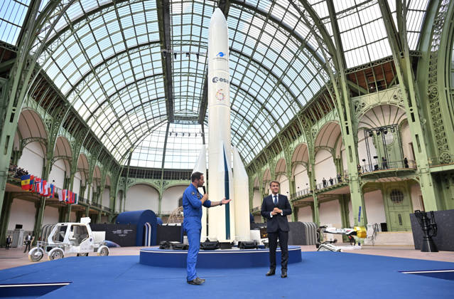 Thomas Pesquet and Emmanuel Macron, President of the French Republic, E. Macron, President of the French Republic, at the International Space Summit on September 10, 2026, at the Grand Palais in Paris, September 9, 2026. Nearly 1,100 companies from the space sector will also be present at the Grand Palais, demonstrating the exceptional mobilization of the global space ecosystem around this event, organized by France and Germany. The Summit will address all issues related to the development and innovation of the space sector through three key themes: 1) tackling the challenges of the global space economy through international cooperation; 2) advancing science, technology, and space exploration from an international perspective; and 3) ensur Copyright: xChristianxLiewigx xBestimagexChristianxLiewigx xBestimagex