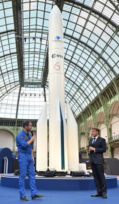 Thomas Pesquet and Emmanuel Macron, President of the French Republic, E. Macron, President of the French Republic, at the International Space Summit on September 10, 2026, at the Grand Palais in Paris, September 9, 2026. Nearly 1,100 companies from the space sector will also be present at the Grand Palais, demonstrating the exceptional mobilization of the global space ecosystem around this event, organized by France and Germany. The Summit will address all issues related to the development and innovation of the space sector through three key themes: 1) tackling the challenges of the global space economy through international cooperation; 2) advancing science, technology, and space exploration from an international perspective; and 3) ensur Copyright: xChristianxLiewigx xBestimagexChristianxLiewigx xBestimagex