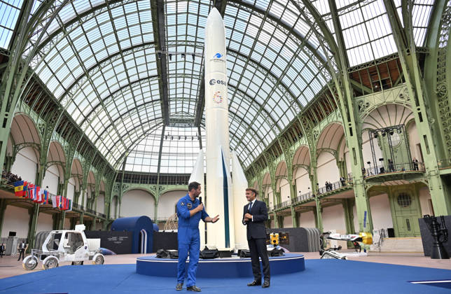 Thomas Pesquet and Emmanuel Macron, President of the French Republic, E. Macron, President of the French Republic, at the International Space Summit on September 10, 2026, at the Grand Palais in Paris, September 9, 2026. Nearly 1,100 companies from the space sector will also be present at the Grand Palais, demonstrating the exceptional mobilization of the global space ecosystem around this event, organized by France and Germany. The Summit will address all issues related to the development and innovation of the space sector through three key themes: 1) tackling the challenges of the global space economy through international cooperation; 2) advancing science, technology, and space exploration from an international perspective; and 3) ensur Copyright: xChristianxLiewigx xBestimagexChristianxLiewigx xBestimagex