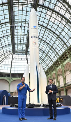 Thomas Pesquet and Emmanuel Macron, President of the French Republic, E. Macron, President of the French Republic, at the International Space Summit on September 10, 2026, at the Grand Palais in Paris, September 9, 2026. Nearly 1,100 companies from the space sector will also be present at the Grand Palais, demonstrating the exceptional mobilization of the global space ecosystem around this event, organized by France and Germany. The Summit will address all issues related to the development and innovation of the space sector through three key themes: 1) tackling the challenges of the global space economy through international cooperation; 2) advancing science, technology, and space exploration from an international perspective; and 3) ensur Copyright: xChristianxLiewigx xBestimagexChristianxLiewigx xBestimagex