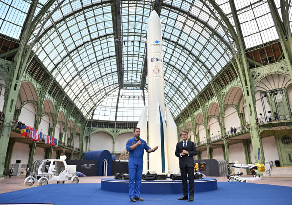 Thomas Pesquet and Emmanuel Macron, President of the French Republic, E. Macron, President of the French Republic, at the International Space Summit on September 10, 2026, at the Grand Palais in Paris, September 9, 2026. Nearly 1,100 companies from the space sector will also be present at the Grand Palais, demonstrating the exceptional mobilization of the global space ecosystem around this event, organized by France and Germany. The Summit will address all issues related to the development and innovation of the space sector through three key themes: 1) tackling the challenges of the global space economy through international cooperation; 2) advancing science, technology, and space exploration from an international perspective; and 3) ensur Copyright: xChristianxLiewigx xBestimagexChristianxLiewigx xBestimagex