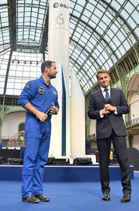 Thomas Pesquet and Emmanuel Macron, President of the French Republic, E. Macron, President of the French Republic, at the International Space Summit on September 10, 2026, at the Grand Palais in Paris, September 9, 2026. Nearly 1,100 companies from the space sector will also be present at the Grand Palais, demonstrating the exceptional mobilization of the global space ecosystem around this event, organized by France and Germany. The Summit will address all issues related to the development and innovation of the space sector through three key themes: 1) tackling the challenges of the global space economy through international cooperation; 2) advancing science, technology, and space exploration from an international perspective; and 3) ensur Copyright: xChristianxLiewigx xBestimagexChristianxLiewigx xBestimagex