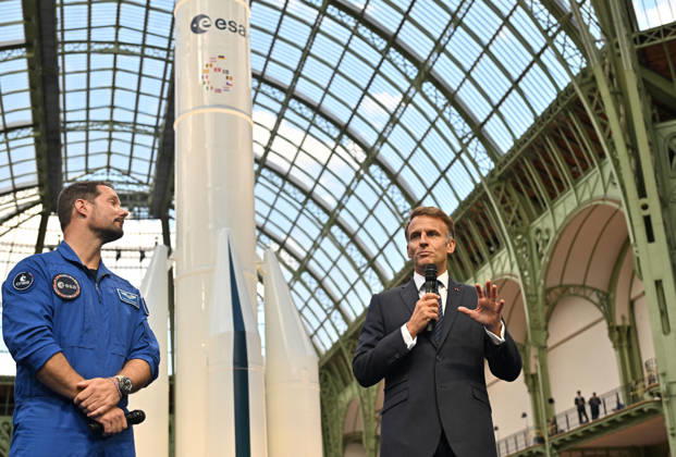 Thomas Pesquet and Emmanuel Macron, President of the French Republic, E. Macron, President of the French Republic, at the International Space Summit on September 10, 2026, at the Grand Palais in Paris, September 9, 2026. Nearly 1,100 companies from the space sector will also be present at the Grand Palais, demonstrating the exceptional mobilization of the global space ecosystem around this event, organized by France and Germany. The Summit will address all issues related to the development and innovation of the space sector through three key themes: 1) tackling the challenges of the global space economy through international cooperation; 2) advancing science, technology, and space exploration from an international perspective; and 3) ensur Copyright: xChristianxLiewigx xBestimagexChristianxLiewigx xBestimagex