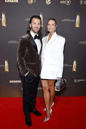 Moderator Riccardo Basile und seine Freundin Moderatorin Laura Wontorra beim Deutscher Fernsehpreis 2026 im Confex-Center der Koelnmesse. Köln, 09.09.2026 NRW Deutschland Copyright: xChristophxHardtx