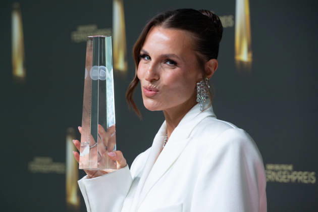 Preistraegerin Laura WONTORRA, Moderatorin, Verleihung des Deutschen Fernsehpreises, Der Deutsche Fernsehpreis 2026, Deutscher Fernsehpreis 2026 im Confex Koeln, am 09.09.2025.