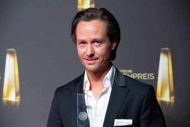 Preistraeger Tom SCHILLING, Bester Schauspieler, Verleihung des Deutschen Fernsehpreises, Der Deutsche Fernsehpreis 2026, Deutscher Fernsehpreis 2026 im Confex Koeln, am 09.09.2025.