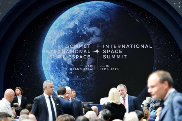 (260909) -- PARIS, Sept. 9, 2026 -- People gather during the International Space Summit at the Grand Palais in Paris, France, Sept. 9, 2026. The first International Space Summit opened Wednesday in Paris, bringing together heads of state and government, scientists, astronauts and industry representatives. ) FRANCE-PARIS-INTERNATIONAL SPACE SUMMIT WuxHuiwo 