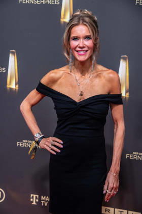 Laura KARASEK, Moderatorin, Roter Teppich, Red Carpet Show, Ankunft, arrival, Verleihung des Deutschen Fernsehpreises, Der Deutsche Fernsehpreis 2026, Deutscher Fernsehpreis 2026 im Confex Koeln, am 09.09.2025.