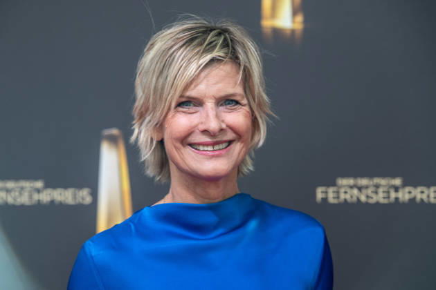 Barbara HAHLWEG, Moderatorin, Roter Teppich, Red Carpet Show, Ankunft, arrival, Verleihung des Deutschen Fernsehpreises, Der Deutsche Fernsehpreis 2026, Deutscher Fernsehpreis 2026 im Confex Koeln, am 09.09.2025.