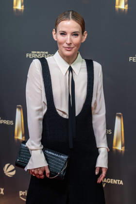 Jeannine MICHAELSEN, Moderatorin, Roter Teppich, Red Carpet Show, Ankunft, arrival, Verleihung des Deutschen Fernsehpreises, Der Deutsche Fernsehpreis 2026, Deutscher Fernsehpreis 2026 im Confex Koeln, am 09.09.2025.