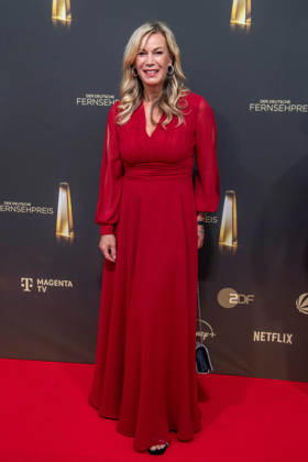 Birgit von BENTZEL, Moderatorin, Roter Teppich, Red Carpet Show, Ankunft, arrival, Verleihung des Deutschen Fernsehpreises, Der Deutsche Fernsehpreis 2026, Deutscher Fernsehpreis 2026 im Confex Koeln, am 09.09.2025.