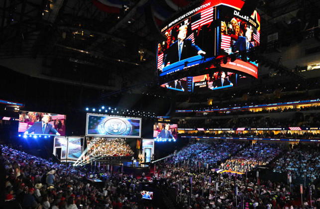 News Bilder des Tages #2 President Donald Trump makes a keynote address during the first night of the Republican midterm convention at the American Airlines Center in Dallas, Texas, on Wednesday, September 9, 2026. The convention is taking place on Wednesday and Thursday of this week.  DAL202609099935 BONNIExCASH