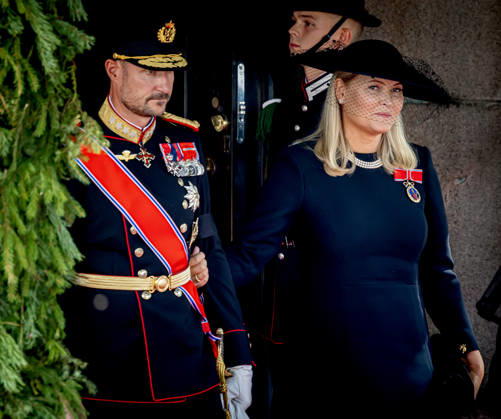 Entertainment Bilder des Tages #2 09-09-2026 Funeral of King Harald of Norway during a royal procession from the Royal Palace Chapel to the Cathedral in Oslo. King Haakon and Queen Mette Marit Â  Copyright: xPPEx