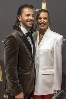 ABB FERNSEHPREIS- Laura Wontorra Moderatorin und Freund Riccardo Basie, Moderator zu Gast auf dem roten Teppich bei der Gala zr verleihung des Der Deutsche Fernsehpreis 2026 iim Confex Center am 09.09.2026 in Koeln NRW Deutschland