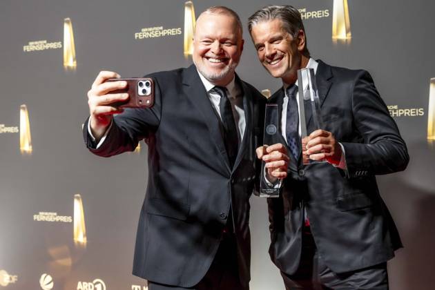 ABB FERNSEHPREIS- Stefan Raab Markus Lanz Preistraeger mit dem Fernsehpreis zu Gast auf dem roten Teppich bei der Gala zr verleihung des Der Deutsche Fernsehpreis 2026 iim Confex Center am 09.09.2026 in Koeln NRW Deutschland