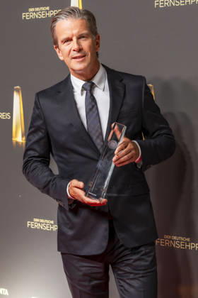 ABB FERNSEHPREIS- Markus Lanz Preistraeger mit dem Fernsehpreis zu Gast auf dem roten Teppich bei der Gala zr verleihung des Der Deutsche Fernsehpreis 2026 iim Confex Center am 09.09.2026 in Koeln NRW Deutschland