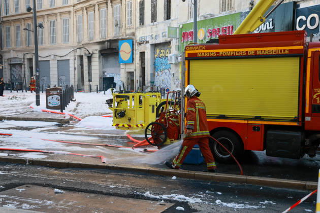 Fire at the MarchÃ du Soleil in Marseille: it took the fire brigade several hours to put out the blaze, which broke out at 2.19 am and destroyed around 500 mÂ². - 11 10 2026 - France Bouches-du-Rhone Marseille -  SylvainxRostaingx xLexPictorium LePictorium_0340470