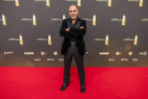 ABB FERNSEHPREIS- Erdogan Atalay zu Gast auf dem roten Teppich bei der Gala zr verleihung des Der Deutsche Fernsehpreis 2026 im Confex Center am 09.09.2026 in Koeln NRW Deutschland