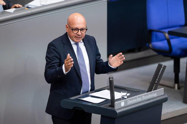 10.09.2026, GER, Berlin, 93. Sitzung des Deutschen Bundestages im Plenarsaal des Reichstagsgebäudes. Alexander Throm CDU CSU, steht am Rednerpult und spricht, Gestik, Mimik, Emotionen Copyright: xnordphotoxGmbHx xChristianxSchulzex