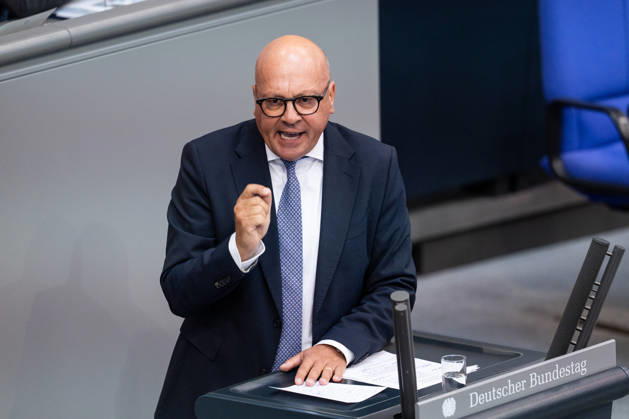 10.09.2026, GER, Berlin, 93. Sitzung des Deutschen Bundestages im Plenarsaal des Reichstagsgebäudes. Alexander Throm CDU CSU, steht am Rednerpult und spricht, Gestik, Mimik, Emotionen Copyright: xnordphotoxGmbHx xChristianxSchulzex