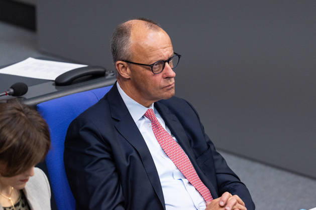 10.09.2026, GER, Berlin, 93. Sitzung des Deutschen Bundestages im Plenarsaal des Reichstagsgebäudes. Bundeskanzler Friedrich Merz, Gestik, Mimik, Emotionen Copyright: xnordphotoxGmbHx xChristianxSchulzex