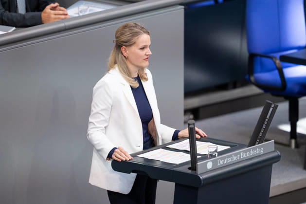 10.09.2026, GER, Berlin, 93. Sitzung des Deutschen Bundestages im Plenarsaal des Reichstagsgebäudes. Sonja Eichwede SPD, steht am Rednerpult Copyright: xnordphotoxGmbHx xChristianxSchulzex