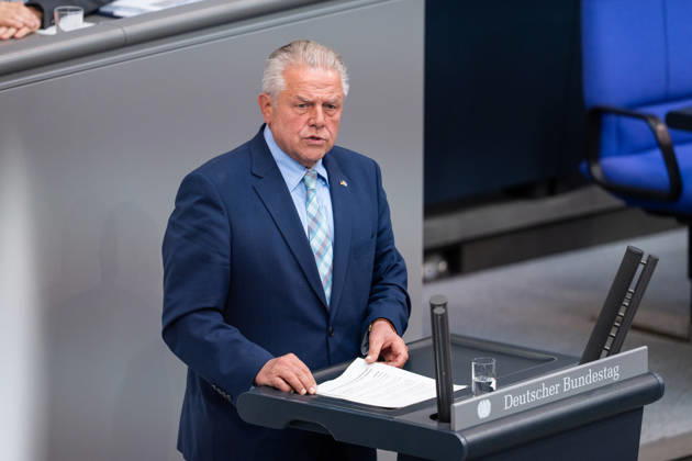 10.09.2026, GER, Berlin, 93. Sitzung des Deutschen Bundestages im Plenarsaal des Reichstagsgebäudes. Klaus-Peter Willsch CDU CSU, steht am Rednerpult und spricht, Gestik, Mimik, Emotionen Copyright: xnordphotoxGmbHx xChristianxSchulzex