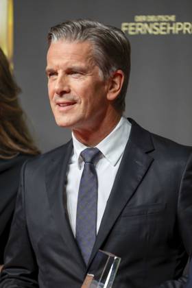 ABB FERNSEHPREIS-Markus Lanz Preistraeger mit dem Fernsehpreis Moderator zu Gast auf dem roten Teppich bei der Gala zr verleihung des Der Deutsche Fernsehpreis 2026 iim Confex Center am 09.09.2026 in Koeln NRW Deutschland