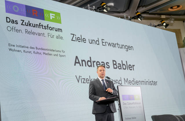 photonews.at - Wien, 10.09.2026. Beim ORF-Zukunftsforum geht es um die künftige Rolle des öffentlich-rechtlichen Rundfunks in Österreich. An zwei Tagen diskutieren Vertreter aus Politik, Medien, Wissenschaft sowie aus Kunst, Kultur und Sport über zentrale Fragen zur Zukunft des ORF. Im Rahmen des Forums geht es unter anderem um den öffentlich-rechtlichen Auftrag, Jugend und Medienkompetenz, Digitalisierung, Plattformen und Künstliche Intelligenz sowie um Strukturen, Governance und den Medienstandort Österreich PHOTO: Eröffnung der Veranstaltug durch photonews.at - Wien, 10.09.2026. Beim ORF-Zukunftsforum geht es um die künftige Rolle des öffentlich-rechtlichen Rundfunks in Österreich. An zwei Tagen diskutieren Vertreter aus Politik, M