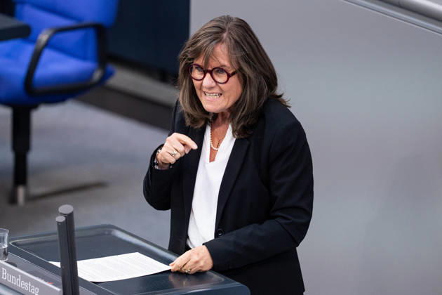 10.09.2026, GER, Berlin, 93. Sitzung des Deutschen Bundestages im Plenarsaal des Reichstagsgebäudes. Esther Dilcher SPD, steht am Sprecherpult und spricht Copyright: xnordphotoxGmbHx xChristianxSchulzex
