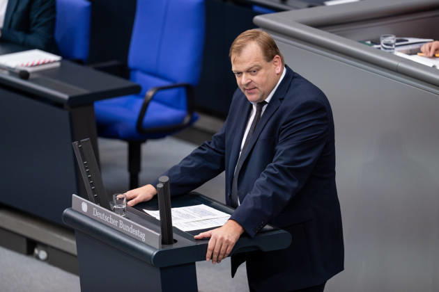 10.09.2026, GER, Berlin, 93. Sitzung des Deutschen Bundestages im Plenarsaal des Reichstagsgebäudes. Albert Stegemann CDU CSU, steht am Rednerpult und spricht Copyright: xnordphotoxGmbHx xChristianxSchulzex