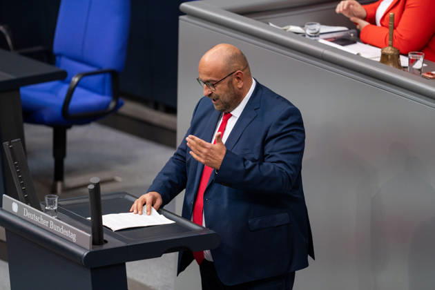 10.09.2026, GER, Berlin, 93. Sitzung des Deutschen Bundestages im Plenarsaal des Reichstagsgebäudes. Stephan Protschka AFD, steht am Rednerpult und spricht Copyright: xnordphotoxGmbHx xChristianxSchulzex