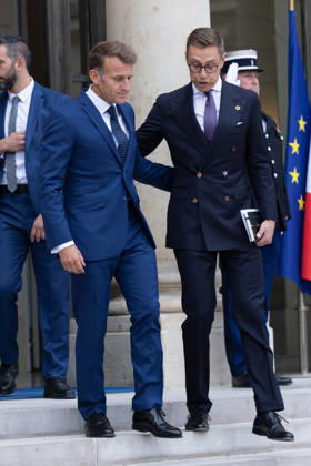 Emmanuel Macron meets with Finland President - Paris French President Emmanuel Macron and Finland s President Alexander Stubb leaves after a meeting at the Elysee Palace in Paris on September 10, 2026. Photo by Raphael Lafargue ABACAPRESS.COM Paris France  Copyright: xLafarguexRaphael ABACAx