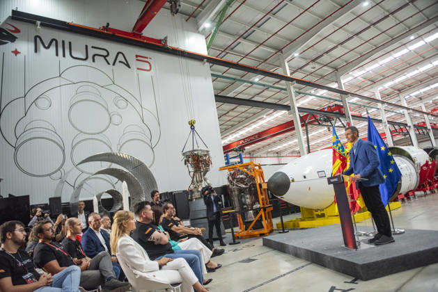 Sánchez Visits the Facilities of the Aerospace Company PLD Space in Elche, Alicante. Prime Minister Pedro Sánchez visited the facilities of the aerospace company PLD Space on September 10, 2026, in Elche, Alicante, Valencian Community, Spain. PLD Space, a Spanish company specializing in space launch vehicles, was founded in 2011 and is developing the MIURA 5 orbital rocket to launch small satellites from French Guiana. The visit coincides with efforts to accelerate the company’s industrialization, following a 158.9-million-euro contract from the European Space Agency to strengthen its orbital capabilities. SEPTEMBER 10, 2026 Víctor Ferná Elche, Alicante, Valencian Community Elche, Alicante, Valencian Community, Spain Copyright: xVictorxFernandezx 7762777