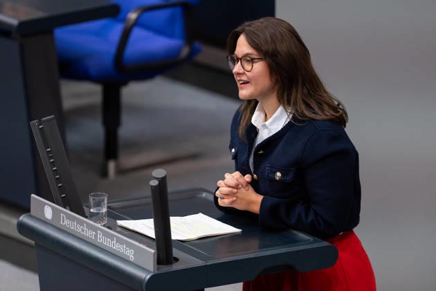 10.09.2026, GER, Berlin, 93. Sitzung des Deutschen Bundestages im Plenarsaal des Reichstagsgebäudes. Anna Aeikens CDU CSU, steht am Rednerpult und spricht Copyright: xnordphotoxGmbHx xChristianxSchulzex