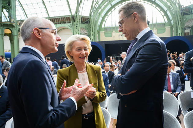 Luc Frieden, Prime Minister of Luxembourg; Ursula von der Leyen, President of the European Commission; and Alexander Stubb, President of Finland, at the International Space Summit at the Grand Palais in Paris, France, on September 10, 2026. Caught between the United States and China, Europe intends to defend its position at the first international summit in Paris—an event snubbed by the American giants and one that the German chancellor, despite being a co-organizer, is not attending. Eric Tschaen Pool Bestimage International Space Summit at the Grand Palais in Paris on September 10, 2026 Caught between the United States and China, Europe intends to defend its position at the first international summit in Paris—an event snubbed by the Amer Copyright: xEricxTschaenx xPoolx xBestimagexEricxTschaenx xPoolx xBestimagex