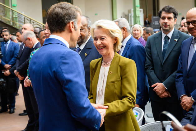 Emmanuel Macron, President of the French Republic, greets Ursula von der Leyen, President of the European Commission, during the International Space Summit at the Grand Palais in Paris, France, on September 10, 2026. Caught between the United States and China, Europe intends to defend its position at the first international summit in Paris—an event snubbed by the American giants and attended without the German chancellor, one of the event’s co-organizers. Eric Tschaen Pool Bestimage International Space Summit at the Grand Palais in Paris on September 10, 2026 Caught between the United States and China, Europe intends to defend its position at the first international summit in Paris—an event snubbed by the American giants and attended witho Copyright: xEricxTschaenx xPoolx xBestimagexEricxTschaenx xPoolx xBestimagex