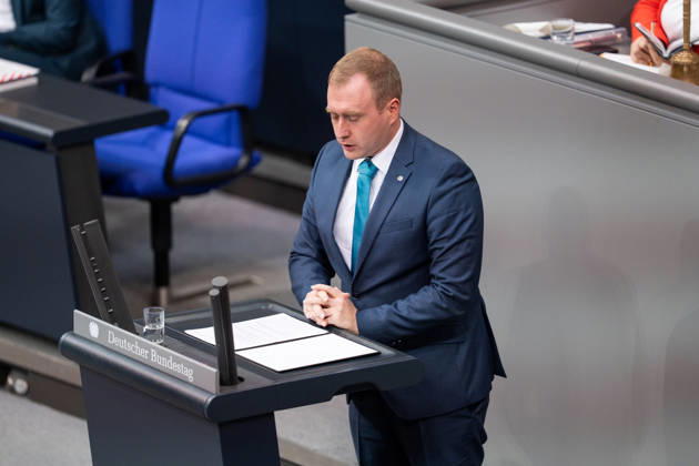 10.09.2026, GER, Berlin, 93. Sitzung des Deutschen Bundestages im Plenarsaal des Reichstagsgebäudes. Christian Reck AFD , steht am Rednerpult und spricht Copyright: xnordphotoxGmbHx xChristianxSchulzex