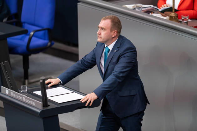 10.09.2026, GER, Berlin, 93. Sitzung des Deutschen Bundestages im Plenarsaal des Reichstagsgebäudes. Christian Reck AFD , steht am Rednerpult und spricht Copyright: xnordphotoxGmbHx xChristianxSchulzex