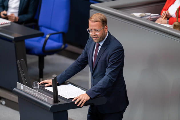 10.09.2026, GER, Berlin, 93. Sitzung des Deutschen Bundestages im Plenarsaal des Reichstagsgebäudes. Benedikt Büdenbender CDU CSU, steht am Rednerpult und spricht Copyright: xnordphotoxGmbHx xChristianxSchulzex