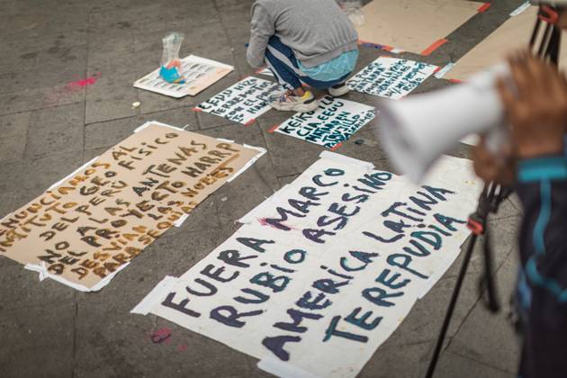 Protesters Rally Against Marco Rubio™s Visit to Peru LIMA, PERU SEPTEMBER 9, 2026: Protesters from left-wing civic and university collectives gather at Plaza San Martin in central Lima to demonstrate against the official visit of U.S. Secretary of State Marco Rubio to Peru. The demonstrators marched through the city centre into the evening during Rubio™s South American tour. Lima Peru Copyright: x xErickxDiazxVelizx xJNAxPressx