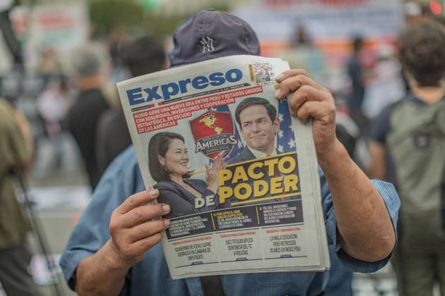 Protesters Rally Against Marco Rubio™s Visit to Peru LIMA, PERU SEPTEMBER 9, 2026: Protesters from left-wing civic and university collectives gather at Plaza San Martin in central Lima to demonstrate against the official visit of U.S. Secretary of State Marco Rubio to Peru. The demonstrators marched through the city centre into the evening during Rubio™s South American tour. Lima Peru Copyright: x xErickxDiazxVelizx xJNAxPressx