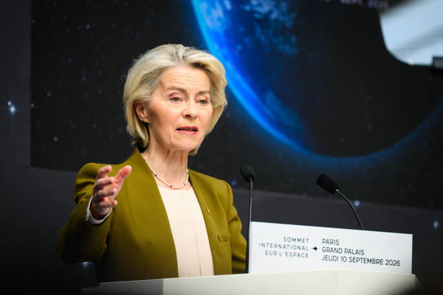 SIE International Space Summit - Paris Ursula von der Leyen, President of the European Commission, delivers a speech during the International Space Summit at Grand Palais in Paris, France on September 10, 2026. Photo by Eric Tschaen Pool ABACAPRESS.COM Paris IDF France  Copyright: xTschaenxEric Pool ABACAx