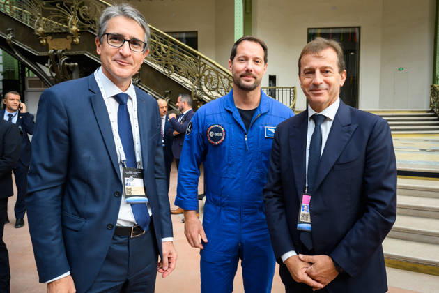 SIE International Space Summit - Paris Patrick Caine, CEO of Thales, astronaut Thomas Pesquet, and Guillaume Faury, CEO of Airbus, attend the International Space Summit at Grand Palais in Paris, France on April 14, 2026. Photo by Eric Tschaen Pool ABACAPRESS.COM Paris IDF France  Copyright: xTschaenxEric Pool ABACAx