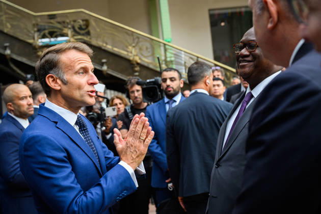 SIE International Space Summit - Paris French President Emmanuel Macron, greets the public during the International Space Summit at Grand Palais in Paris, France on April 14, 2026. Photo by Eric Tschaen Pool ABACAPRESS.COM Paris IDF France  Copyright: xTschaenxEric Pool ABACAx